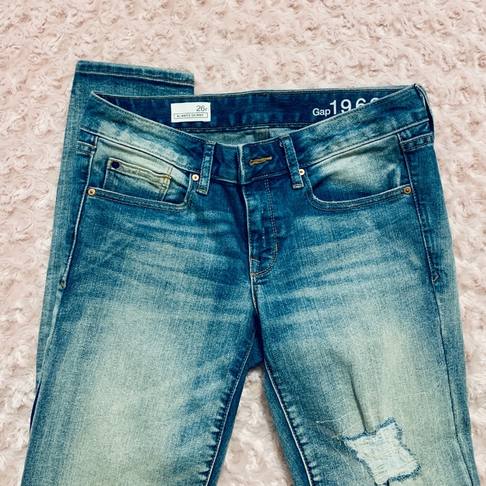 Gap Distressed Skinny Jeans Size 26r